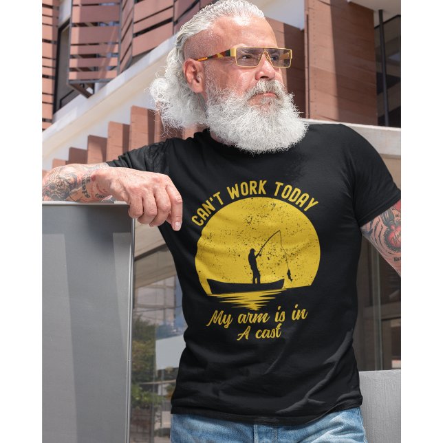 Can't Work Today my arm is in a Cast Fishing T-Shirt (Von Creator hochgeladen)