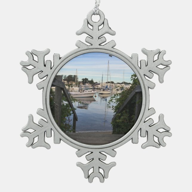 Cape Cod-Weihnachtsverzierung -- Falmouth-Hafen Schneeflocken Zinn-Ornament (Vorderseite)