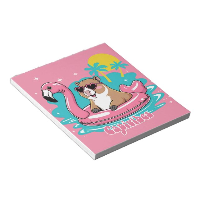 Capivara Estilosa no Verão com Boia Rosa Notizblock (angewinkelt)