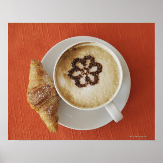 Cappuccino mit Schokolade und Croissant, Italien Poster