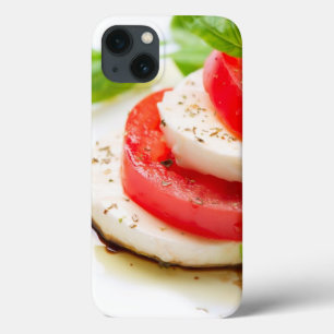 Caprese Salat. Tomate- und Mozzarellascheiben iPhone 13 Hülle