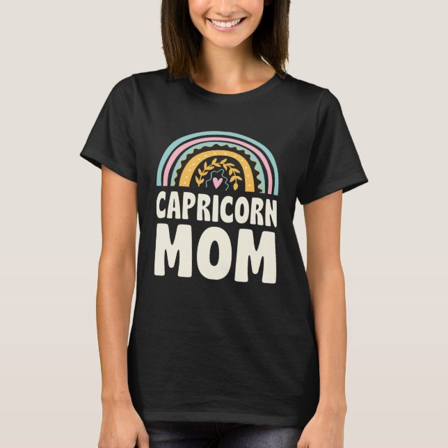 Capricorn Mom Boho Style Bohemian Rainbow Mothers  T-Shirt (Vorderseite)