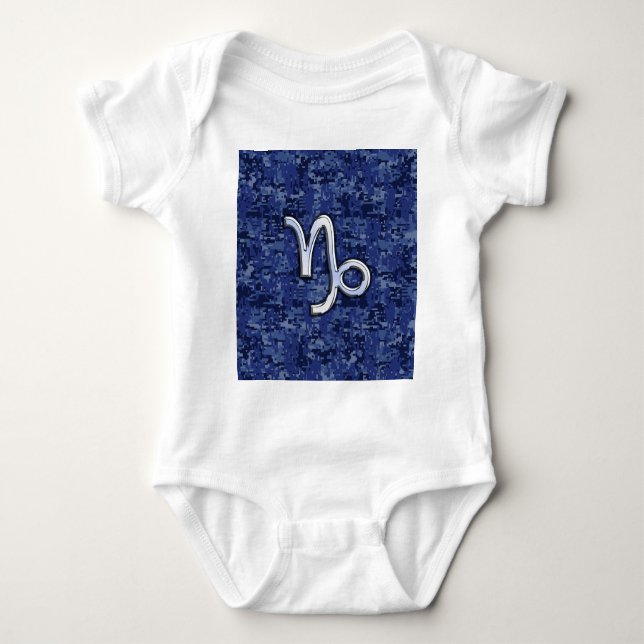 Capricorn Zodiac Sign auf Navy Digital Camouflage Baby Strampler (Vorderseite)