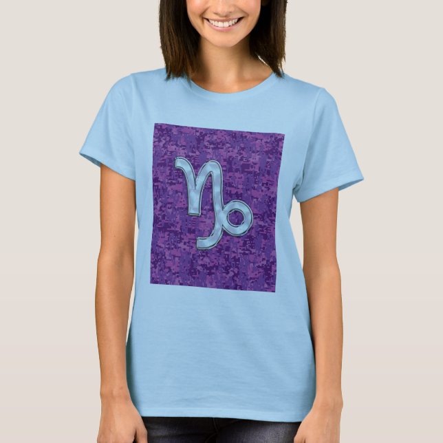 Capricorn Zodiac Symbol Fuchsia Digital Camouflage T-Shirt (Vorderseite)