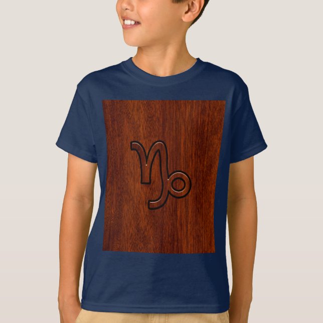 Capricorn Zodiac Symbol in Mahogany Brown T-Shirt (Vorderseite)