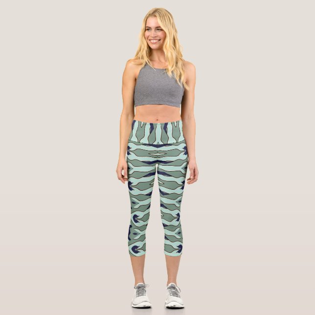 Capris, ein trendiger, vielfarbiger Stoffmuster Capri Leggings (Vorderseite)