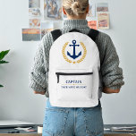 Captain Boat Name Gold Laurel Navy Bedruckter Rucksack<br><div class="desc">Ein speziell entworfener nautischer Bootsanker,  goldene Lorbeerfische und ein Goldstar mit Captain Rank oder anderem Titel und Dein Personalisierter Name oder Boat Name in Regal Marineblau auf einem einheitlichen,  weißen Rucksack. Macht ein großartiges Geschenk.</div>