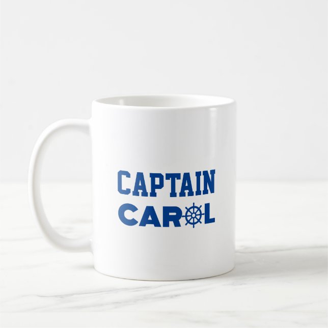 Captain Carol Kaffeetasse (Links)
