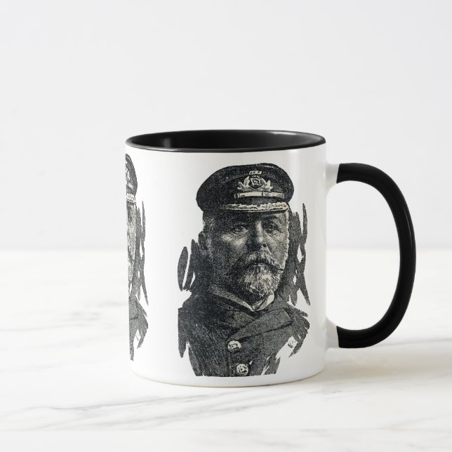 Captain John Smith, HMS Titanic Tasse (Rechts)