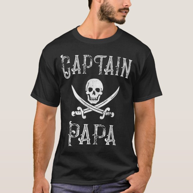 Captain Papa Personalisiert Pirate Pontoon T-Shirt (Vorderseite)