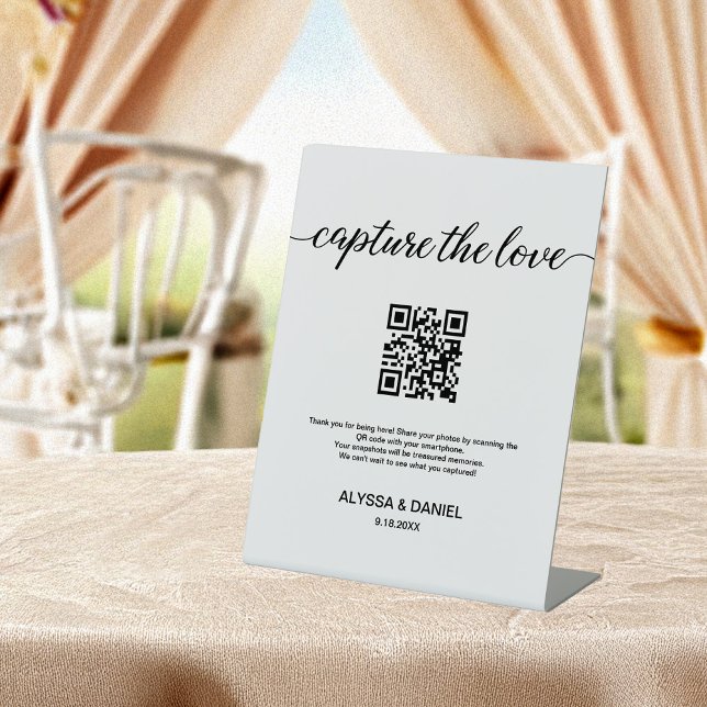 Capture the Liebe Share Wedding Fotos QR-Code Sockelschild (Capture the Love QR code wedding guests photo share easel sign.)