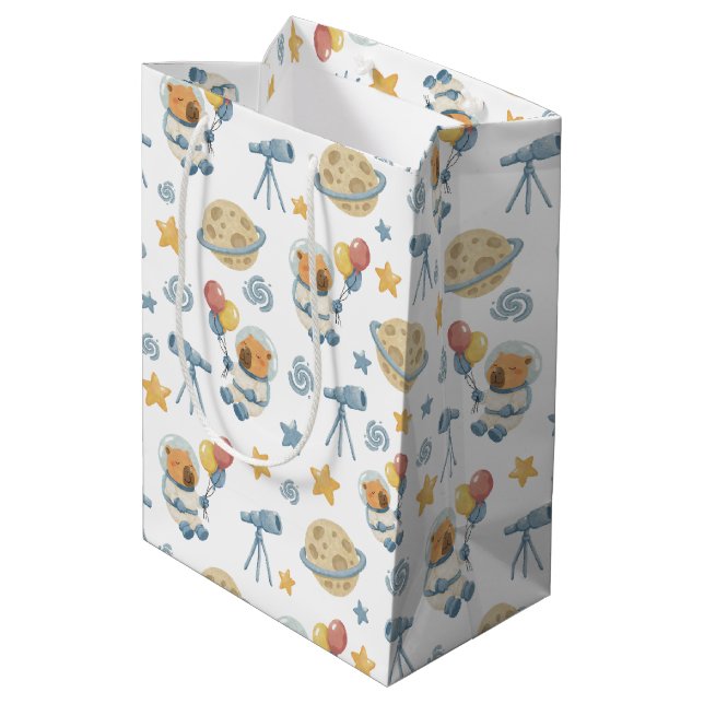 Capybara Astronaut Muster Geschenktasche Mittlere Geschenktüte (Rückseite Schrägansicht)