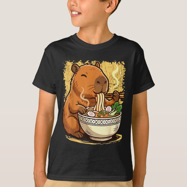 Capybara Eating Ramen Noodles  T-Shirt (Vorderseite)