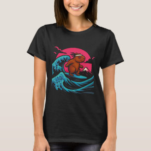 Capyra Reitet Wellen unter rosa Himmel Lustiger So T-Shirt