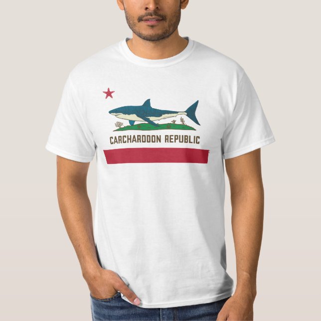 Carcharodon Republik Kalifornien Flagge Weißer Hai T-Shirt (Vorderseite)