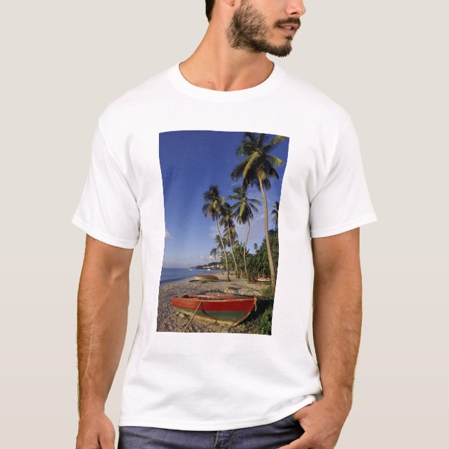 CARIBBEAN, Grenada, St. George, Palmenboote T-Shirt (Vorderseite)