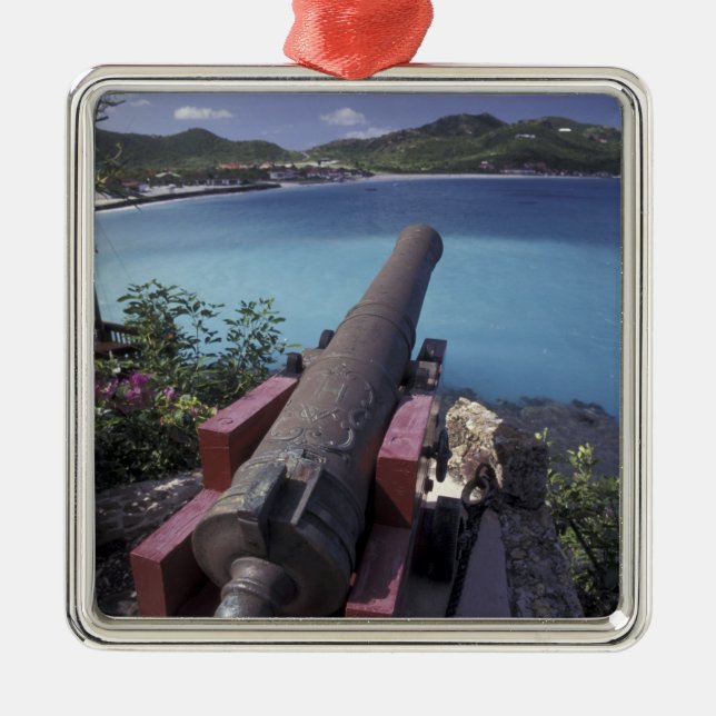CARIBBEAN, St. Barts, Connon in die Bucht von Silbernes Ornament (Vorne)