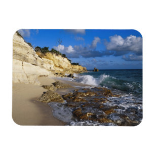 Caribbean, St. Martin, Cliffs am Strand von Cupeco Magnet