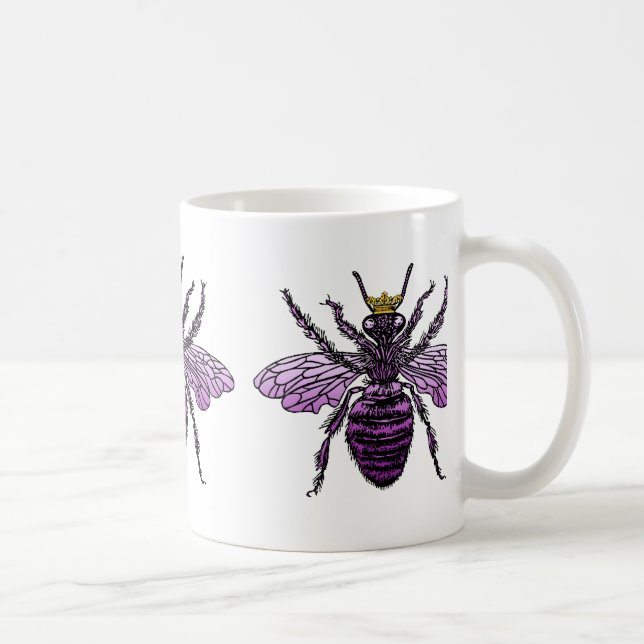 Carleighs Bienenköniginkleid und -geschenke Tasse (Rechts)