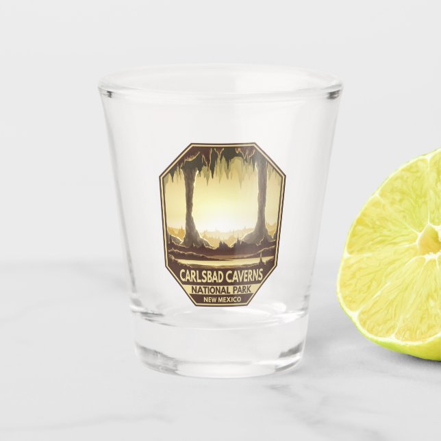 Carlsbad Caverns Nationalpark Retro Emblem Schnapsglas (Vorderseite)