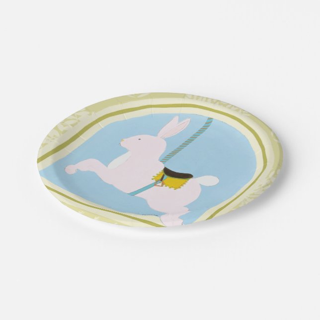 Carousel Rabbit von June Erica Vess Pappteller (Schrägansicht)