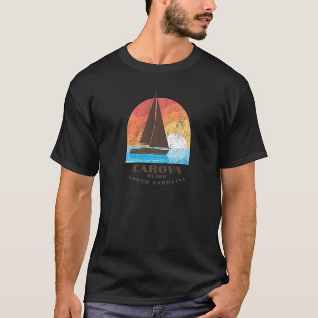 Carova Beach NC Vacationing Sailboating Sunrise T-Shirt (Vorderseite)