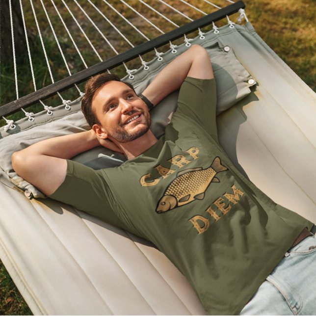 Carp Diem Funny Novelty T-Shirt (Von Creator hochgeladen)