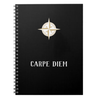 Carpe Diem auf Schwarz mit Gold White Compass Notizblock