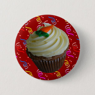 Carrot Cake Cupcake mit Confetti Button