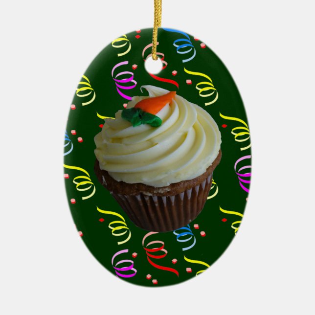 Carrot Cake Cupcake mit Confetti Keramik Ornament (Vorne)
