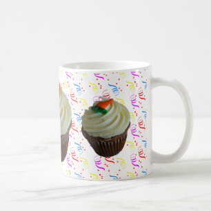 Carrot Cake Cupcake mit Confetti Tasse