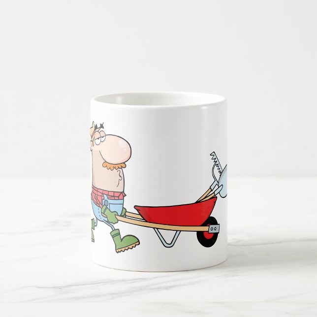 Cartoon-Bauer mit Wheelbarrow und Tools Kaffeetasse (Von Creator hochgeladen)