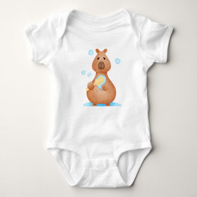 Cartoon Capybara mit Pinsel und Seife Baby Strampler (Vorderseite)