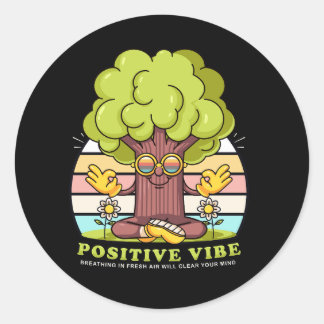 Cartoon des Baummascots in Meditation Runder Aufkleber