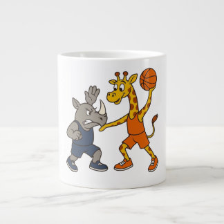 Cartoon giraffe & rhino playing basketball Jumbo-Tasse