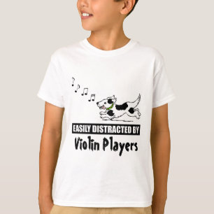 Cartoon Hund leicht von Violinspielern abgelenkt T-Shirt