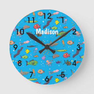 Cartoon-Illustrationsmuster von Wolken Runde Wanduhr