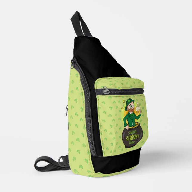 Cartoon leprechaun in einem Topf mit einem Pint Crossbody Bag (Linke Seite)