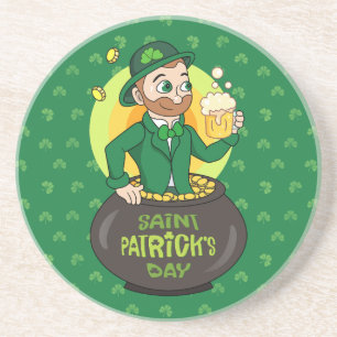 Cartoon leprechaun in einem Topf mit einem Pint Getränkeuntersetzer