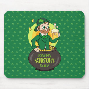 Cartoon leprechaun in einem Topf mit einem Pint Mousepad