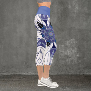 Cartoon Mandala Blume Blau Lila und weiß Capri Leggings
