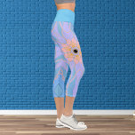 Cartoon Mandala Blume Blau und Gelb Capri Leggings<br><div class="desc">Dieses trendige Mandala Blume Design ist blau und gelb in einem Cartoon Stil. Trippige geometrische Visuals für den modernen Hippie oder Liebhaber lebendiger Farben!</div>