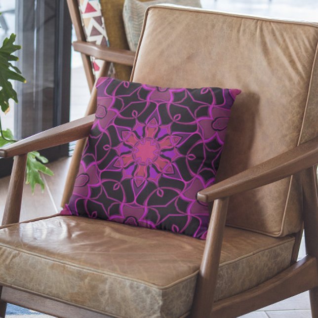 Cartoon Mandala Blume Rosa und Schwarz Kissen (Von Creator hochgeladen)