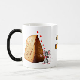 Cartoon Mouse Liebe ein großes Stück Käse auf eine Verwandlungstasse