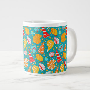 Cartoon Muscheln mit Sand und Doodle-Verzierung Jumbo-Tasse