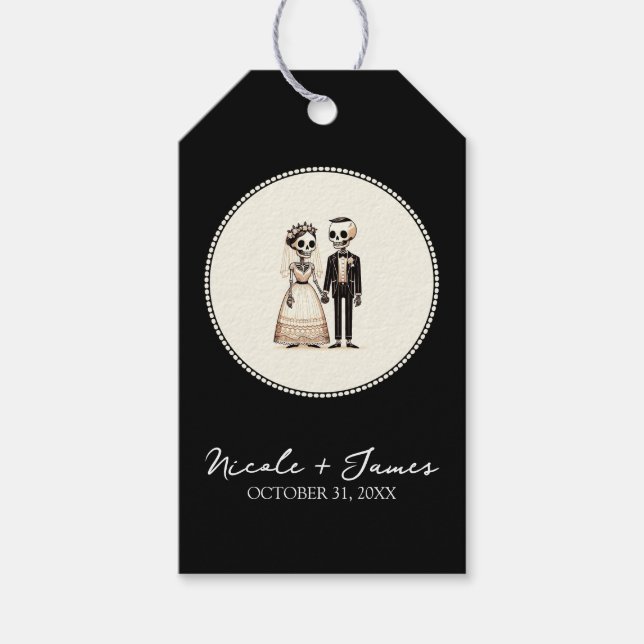 Cartoon Skelettbrücke + Groom Whimsical Wedding Geschenkanhänger (Vorderseite)