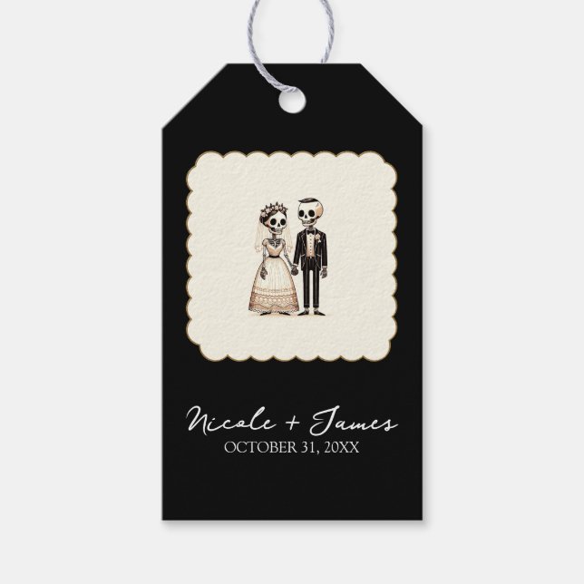 Cartoon Skelettbrücke + Groom Whimsical Wedding Geschenkanhänger (Vorderseite)