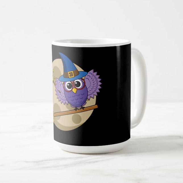 Cartoon Wizard Owl Flying on Broom Kaffeetasse (VorderseiteRechts)