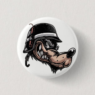 Cartoon Wolf mit Dynamit auf seinem deutschen Helm Button
