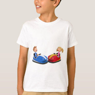 Cartoonjunge und -mädchen in den Boxautos T-Shirt